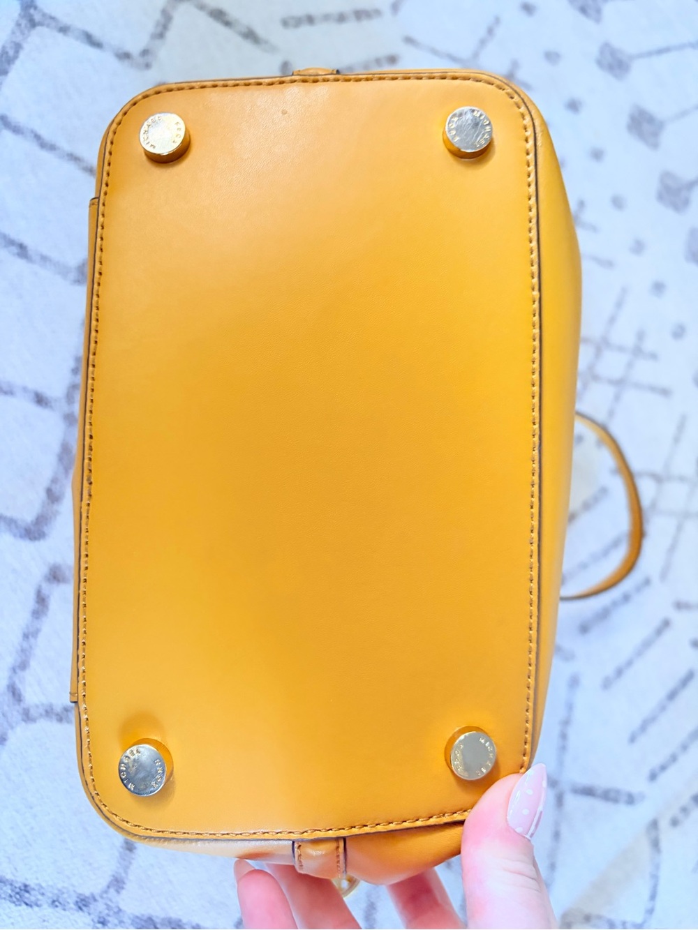 Michael Kors Trista Bucket Bag Mustard Yellow Saffiano Shoulder Bag - Picture 4 of 12